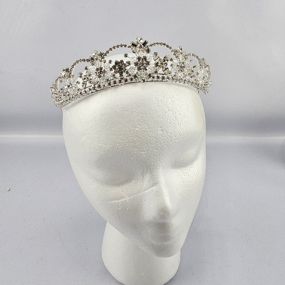 Davids Bridal 3D Crystal Tiara, Bride, Wedding, Bling, Princess, quinceañera - Picture 3 of 9